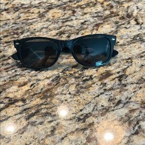 Black RayBan New Wayfarer with case